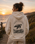 Minimalistischer Ocean Hoodie – Schildkröte Rückenprint, Nachhaltiger Hoodie, Unisex Streetwear, Protect Our Oceans