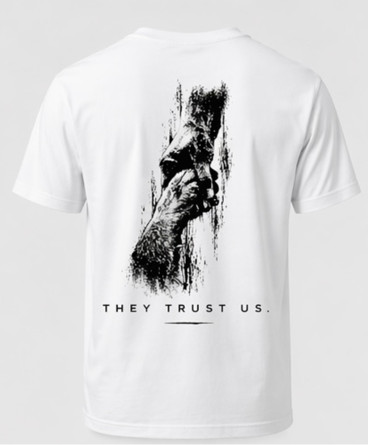 Dog Lover T-Shirt - They Trust Us Shirt, Hundeliebe Geschenk, Human Dog Bond Shirt, Tierliebhaber Geschenk, Hunde Shirt Unisex
